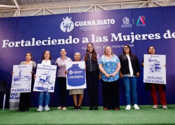 Mujeres rurales reciben apoyos económicos y capacitación para seguir construyendo su propio camino