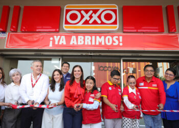 León avanza en inclusión con la primera tienda Oxxo adaptada en Guanajuato