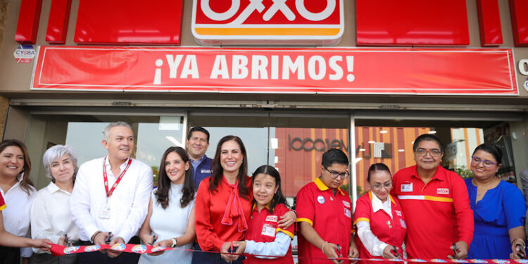 León avanza en inclusión con la primera tienda Oxxo adaptada en Guanajuato