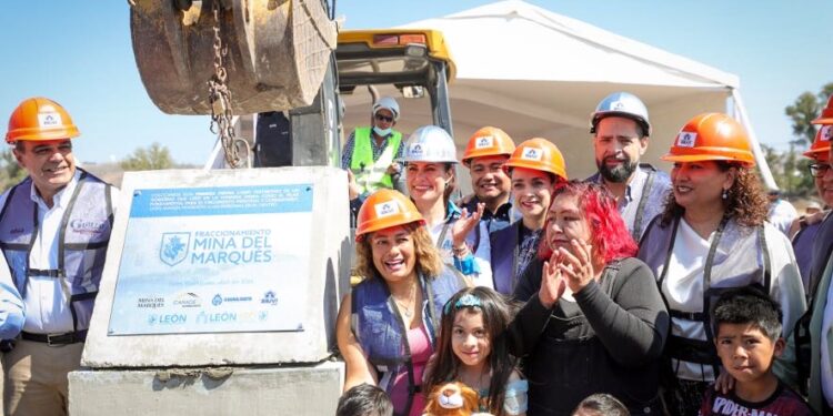León apuesta por hogares dignos colocan la primera piedra del fraccionamiento Mina del Marqués