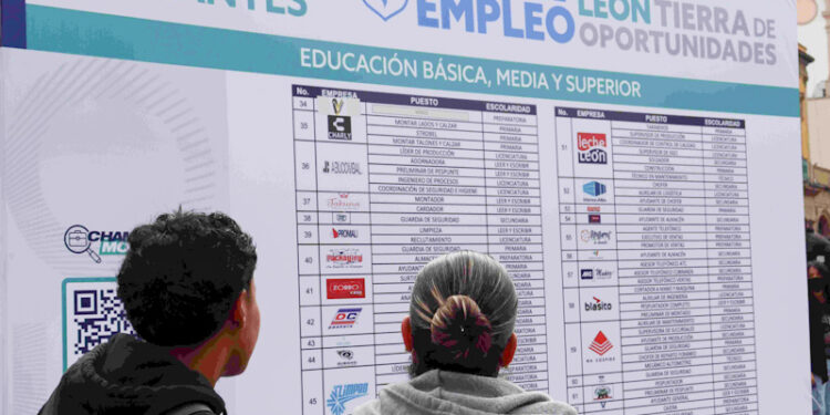 Más de 2 mil personas buscaron una oportunidad laboral en Feria de Empleo de León