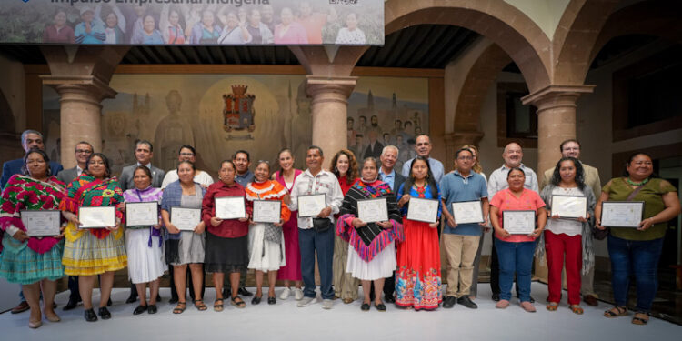 Artesanos indígenas de León fortalecen sus negocios y buscan nuevos mercados